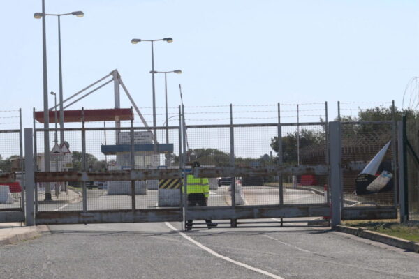 Σε συναγερμό η Κύπρος μετά το Ιρανικό  χτύπημα στο Ακρωτήρι – Ηχούν ξανά οι σειρήνες – Απογειώθηκαν μαχητικά αεροσκάφη – Εκκενώνονται οι βάσεις