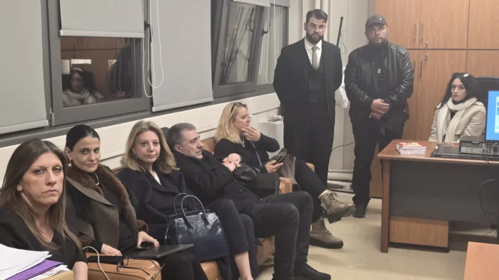 Ένωση Δικαστών και Εισαγγελέων κατά Κωνσταντοπούλου και Καρυστιανού: «Σκηνές Άγριας Δύσης, τραμπουκισμοί, φασιστική νοοτροπία, θέλουν να μην γίνει η δίκη για τα Τέμπη»