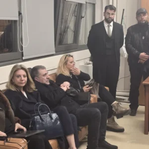 Ένωση Δικαστών και Εισαγγελέων κατά Κωνσταντοπούλου και Καρυστιανού: «Σκηνές Άγριας Δύσης, τραμπουκισμοί, φασιστική νοοτροπία, θέλουν να μην γίνει η δίκη για τα Τέμπη»