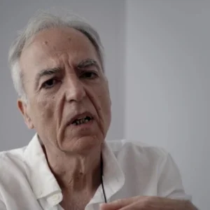 Ο  Δημήτρης Κουφοντίνας,  αρχιεκτελεστής της 17Ν ,  καταδικασμένος 11 φορές σε ισόβια, μιλά στον Αλέξη Παπαχελά και εξηγεί πώς στρατολογήθηκε – Βίντεο