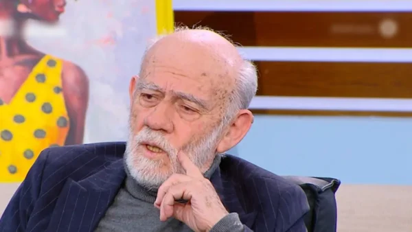 Λιάνης: «Ήμουν άπιστος και πανάθλιος πατέρας» – Τι είπε για την κατά 20 χρόνια νεότερη σύντροφό του (βίντεο)