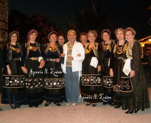 Μαρινέλλα: Οι άγνωστες διακοπές της στην Κλεισούρα Καστοριάς και ο αποχαιρετισμός των κατοίκων