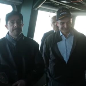 Κυρ. Μητσοτάκης και Ν. Χριστοδουλίδης επιθεώρησαν τη φρεγάτα «Κίμων» (βίντεο)