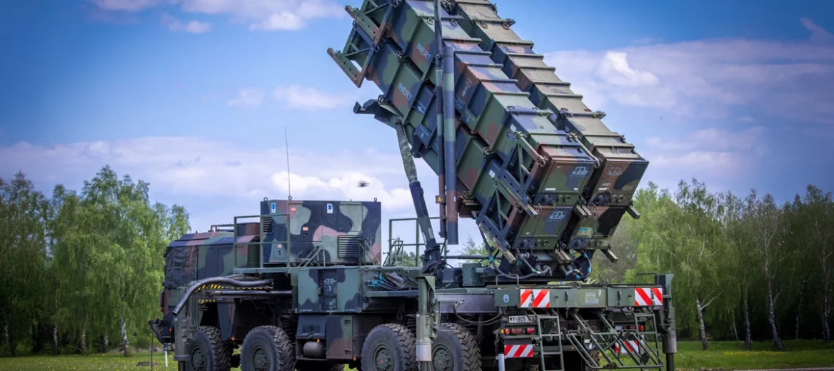 Στην Κάρπαθο μεταφέρεται συστοιχία Patriot – Ενισχύεται και η Σούδα -Πλέουν προς την Κύπρο οι δύο ελληνικές φρεγάτες – Βίντεο από τον απόπλου του «Κίμωνα»