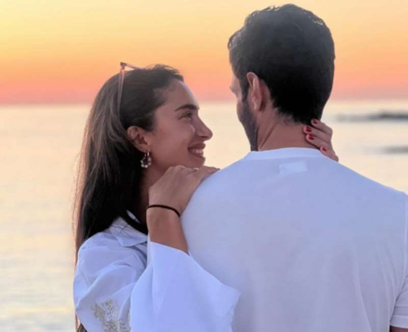 Η Άννα Πρέλεβιτς είναι έγκυος στο πρώτο της παιδί με τον Νικήτα Νομικό – Οι τρυφερές πόζες στο Instagram