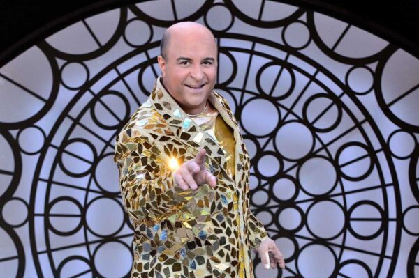 «MarkosbyNight»: Στην κορυφή της τηλεθέασης  η παράσταση «20 Χρόνια Δελφινάριο», το Σάββατο  21 Μαρτίου