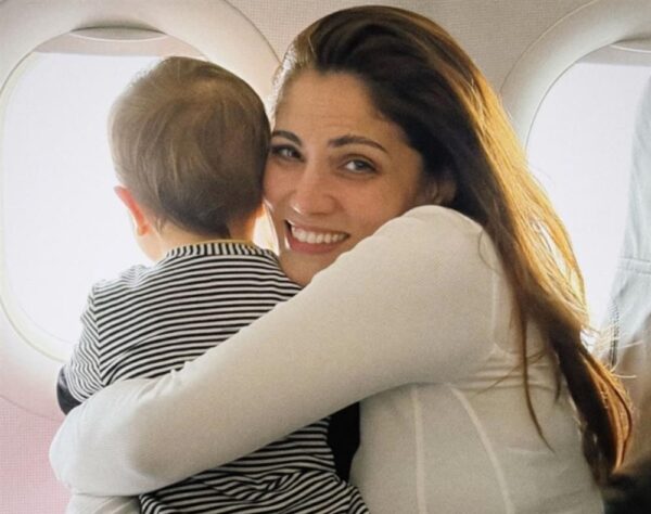 Μαίρη Συνατσάκη: Οικογενειακή περιπέτεια υγείας με τον Ίαν Στρατή και την κόρη τους