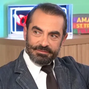 Αλέκος Συσσοβίτης: “Από πολύ μικρός έπρεπε να αντέξω στα δύσκολα – 13 χρονών με πήρε ο πατέρας μου στην οικοδομή” (βίντεο)