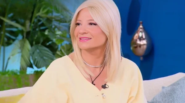 Φαίη Σκορδά: Επιβεβαίωσε ότι παντρεύεται, τι δήλωσε στον αέρα της εκπομπής της (βίντεο)