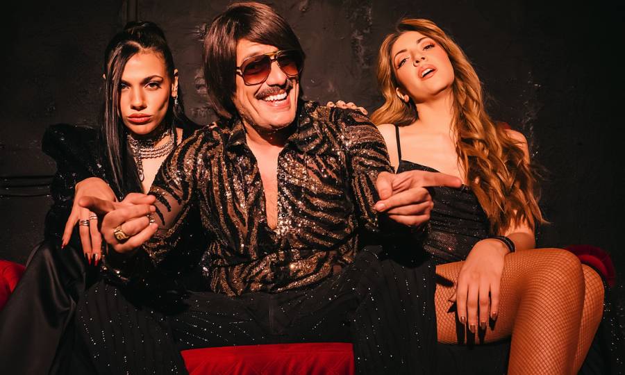 Τόνι Σφήνος: Όλα έτοιμα για την κυριακάτικη πρεμιέρα του με τα «Τσικάκια» του Εμμανουέλα και Αντονέλλα στο Simion στον Πειραιά (εικόνες+βίντεο)