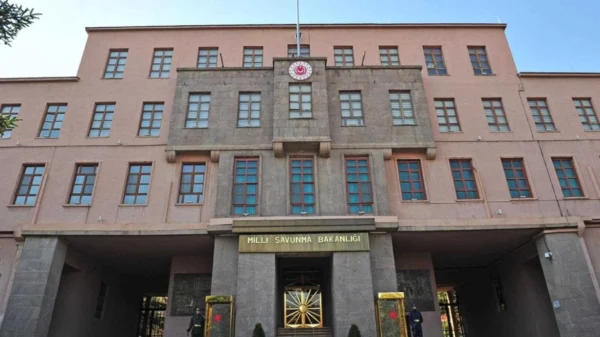 Εξουδετερώθηκε  πύραυλος από το Ιράν που κατευθύνονταν στον τουρκικό εναέριο χώρο – «Έχουμε δικαίωμα απάντησης», διαμηνύει η Άγκυρα