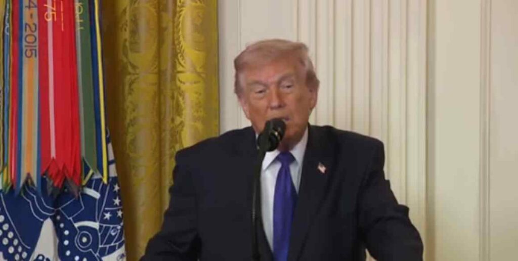 Ο Ντόναλντ Τραμπ προειδοποιεί το Ιράν για μεγαλύτερες επιθέσεις  με διάρκεια πάνω από 5 ενδομάδες καθώς ο πόλεμος κλιμακώνεται στη Μέση Ανατολή – Δεν αποκλείει και χερσαία επέμβαση