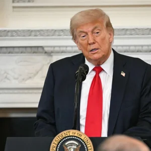 Τραμπ: Θα μάθετε σύντομα για το τελεσίγραφο στο Ιράν, θα καταστραφούν εντελώς  – IDF: Μόλις ξεκίνησε η μάχη κατά της Χεζμπολάχ – Οι απειλές των ΗΠΑ «δείχνουν απελπισία» , λέει ο Ιρανός πρόεδρος