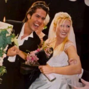 Ο Γιώργος Τσαλίκης θυμήθηκε τον γάμο του με τη Δώρα Δημητροπούλου – Το βίντεο, οι φωτογραφίες και το τραγούδι