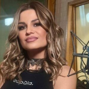 Τζωρτζίνα Νικάκη: Συνεπαίρνει το medley της με τραγούδια που τη σημάδεψαν (βίντεο)