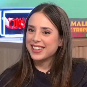 Αλέκος Φασιανός: Ντυνόταν πάντα σαν ρακοσυλλέκτης και έβλεπε όλα τα μεσημεριανά, θυμήθηκε η κόρη του