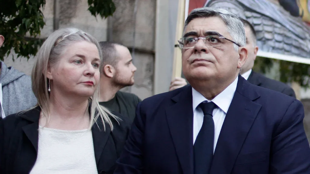 Δίκη  για Χρυσή Αυγή: Στη φυλακή η σύζυγος Μιχαλολιάκου, Ελένη Ζαρούλια – Καταδικάστηκε από το Εφετείο σε 5 χρόνια χωρίς ελαφρυντικά και αναστολή