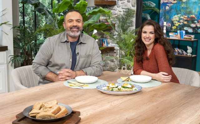 ΕΡΤ1: «ΠΟΠ Μαγειρική» με τον Ανδρέα Λαγό – Καλεσμένοι οι Κωνσταντίνα Κλαψινού, Αλέξιος Κοτσώρης, Γιώργος Βάλαρης, Σοφία Μανωλάκου, Μαρία Καλλιμάνη – Aπό 30.03.2026 έως 03.04.2026