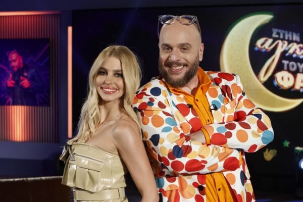 «Στην αγκαλιά του Φάνη»: Παρθένα Χοροζίδου, Νίκος Γιαννουλίδης και Βάλια Χατζηθεοδώρου στο πιο απρόβλεπτο late night show