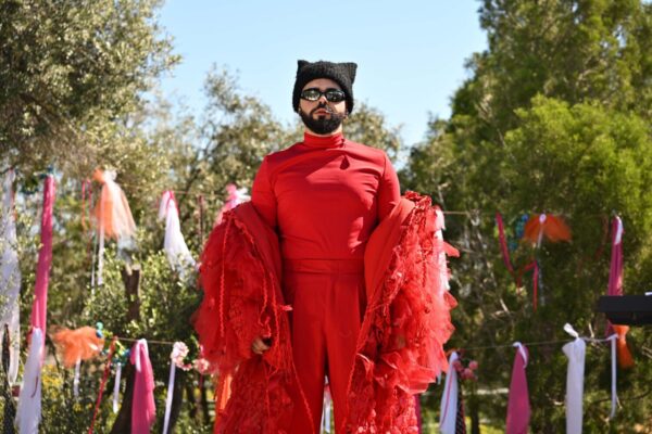 Eurovision 2026: Ο Akylas εισβάλλει σε σειρά της ΕΡΤ1 – Δείτε φωτογραφίες