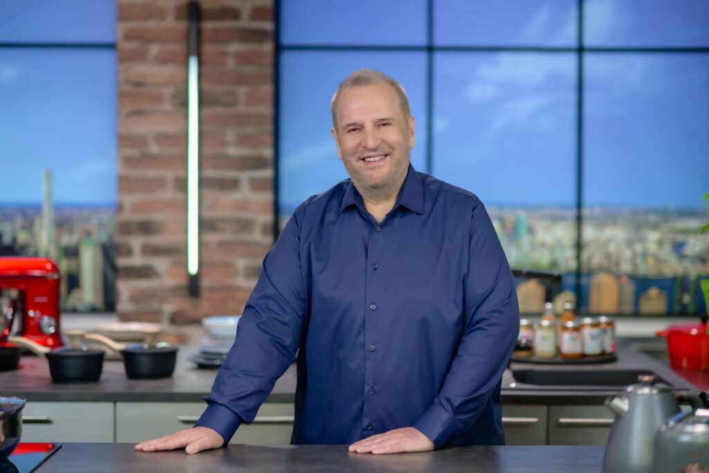 «Chef στην κουζίνα σας»:  Σπιτικό σούσι με τραγανές γαρίδες,  αφράτα ψωμάκια χωρίς γλουτένη και δροσερή τούρτα μόκα