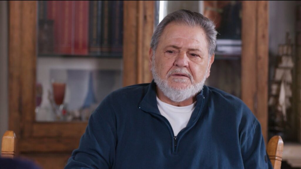 «Η γη της ελιάς»: Ο Ρούσσος εισβάλλει στο σπίτι της Άννας και την κακοποιεί επειδή τον χώρισε