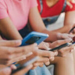 Απαγόρευση πρόσβασης για τους ανήλικους κάτω των 15 ετών σε TikTok, Snapchat, Instagram και Facebook, θα επιτρέπονται οι πλατφόρμες ανταλλαγής μηνυμάτων – 10 ερωταπαντήσεις – Οι κυρώσεις και  τα πρόστιμα