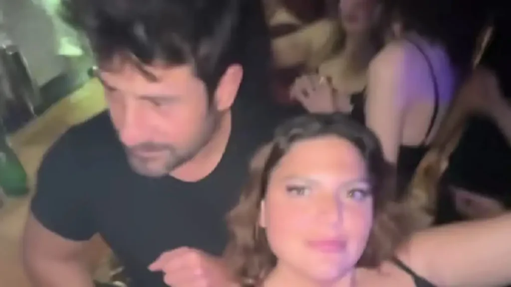 Δανάη Μπάρκα: Ο ξέφρενος χορός της με τον Αλέξη Γεωργούλη που θύμισε… «Είσαι το Ταίρι Μου» – Βίντεο