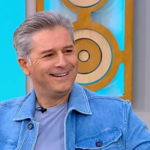 Αλέξανδρος Μπουρδούμης: «Μου το ανακοίνωσαν ότι έχασα τον αδερφό μου λίγες ώρες πριν από την παράσταση» (βίντεο)