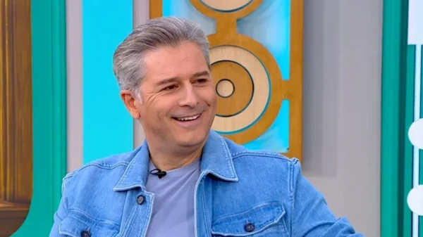 Αλέξανδρος Μπουρδούμης: «Μου το ανακοίνωσαν ότι έχασα τον αδερφό μου λίγες ώρες πριν από την παράσταση» (βίντεο)