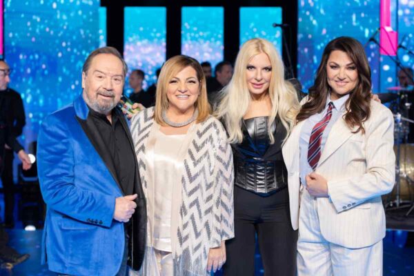 Το 8ο live του J2US ξεσήκωσε το κοινό και χάρισε ένα ακόμη αξέχαστο Σαββατόβραδο!  Πάρτι και στο Xκαι Νο 1 trend!