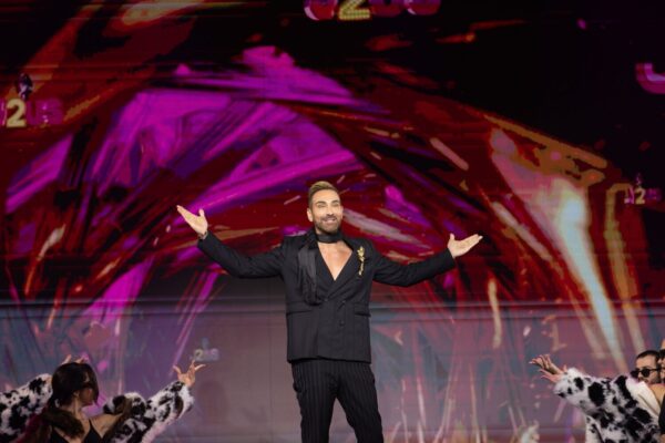 Το J2US…παρτάρει και αυτό το Σάββατο στο 9ο του live, με τη διασκέδαση  στα ύψη ! Η Εύη Δρούτσα σε ρόλο guest κριτή!