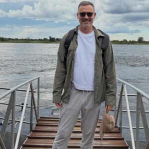 Γιώργος Καπουτζίδης: Σε μακρινό ταξίδι για την ονομαστική εορτή του