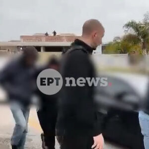 Κεφαλονιά: Στον ανακριτή οι τρείς κατηγορούμενοι για το θάνατο της 19χρονης – «Κάναμε δύο φορές χρήση και η Μυρτώ έπαθε επιληπτική κρίση», είπε ο αρσιβαρίστας – Δεν υπήρχαν γιατροί στο νοσοκομείο, υποστηρίζει ο 23χρονος – Διαψεύδει ο υπουργός Υγείας