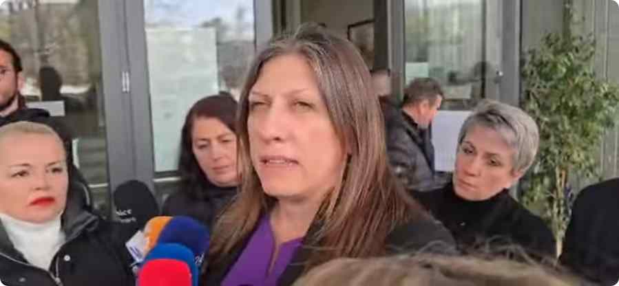 Δήλωσε αποχή η πρόεδρος του δικαστηρίου στη δίκη για τα βίντεο στα Τέμπη λόγω της συμπεριφοράς της Κωνσταντοπούλου: «Έχω δεχθεί πολλές προσβολές» – Οι αντιδράσεις των άλλων δικηγόρων(βίντεο)