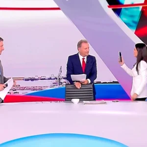 Η Αφροδίτη Λατινοπούλου χαρακτήρισε την Ζωή Κωνσταντοπούλου «Ελένη Λουκά της πολιτικής» και την μιμήθηκε  on air – Επικό βίντεο