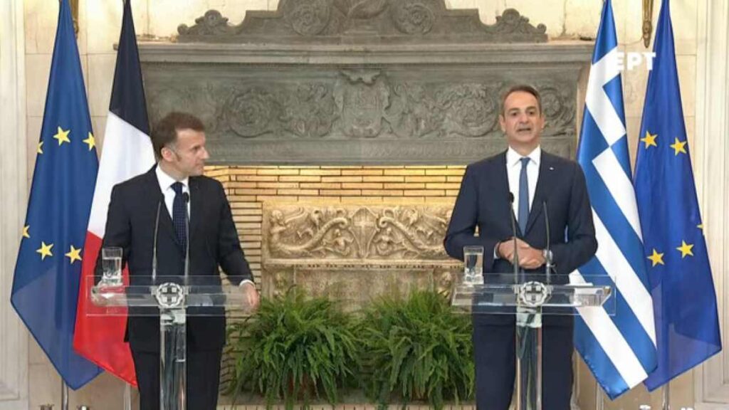 Μητσοτάκης: «Μπετόν αρμέ» η δέσμευση Ελλάδας και Γαλλίας – Μακρόν: “Μην αναρωτιέστε τι θα κάνουμε, θα είμαστε στο πλευρό σας” (βίντεο)