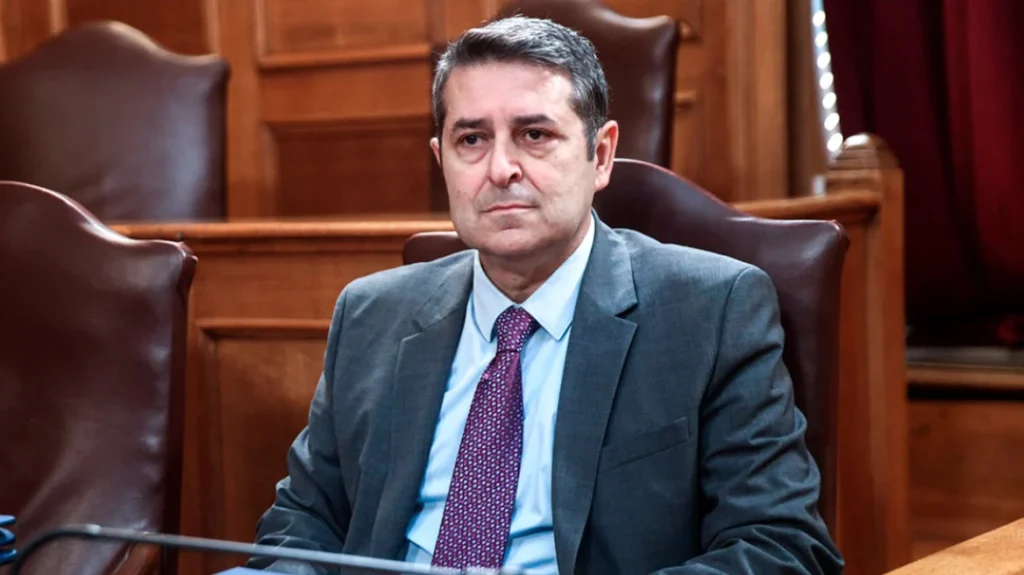 Διασωληνωμένος στη ΜΕΘ με ρήξη ανευρύσματος στον εγκέφαλο ο Γιώργος Μυλωνάκης – «Σοβαρή αλλά ελεγχόμενη η κατάσταση του», λένε οι γιατροί