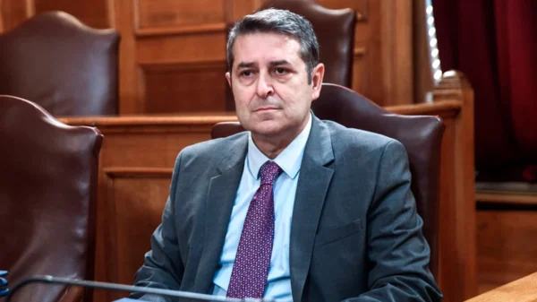 Διασωληνωμένος στη ΜΕΘ με ρήξη ανευρύσματος στον εγκέφαλο ο Γιώργος Μυλωνάκης – «Σοβαρή αλλά ελεγχόμενη η κατάσταση του», λένε οι γιατροί