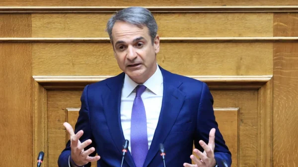 Μητσοτάκης σε Ανδρουλάκη: Ονειρεύεστε την αυτοδυναμία της ΝΔ για να είστε στη 2η θέση και να βγείτε από τη δύσκολη θέση – Στον ΣΥΡΙΖΑ περιμένετε αυτόν που διέλυσε το κόμμα