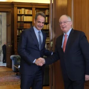 Μητσοτάκης σε Τασούλα: «H κυβέρνηση έχει κάνει το καλύτερο για να στηρίξει τα ελληνικά νοικοκυριά»