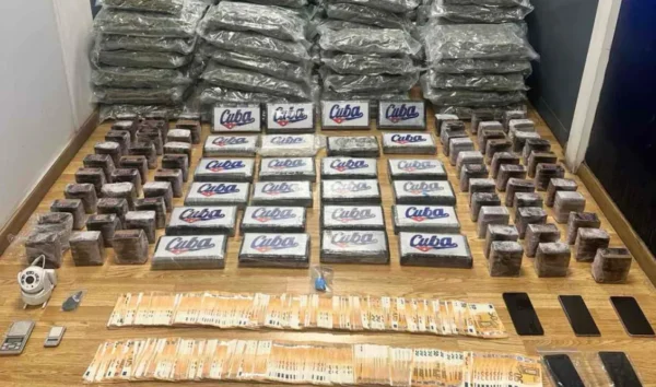 Εξαρθρώθηκε κύκλωμα με πάνω από 360 κιλά  κοκαϊνης  και κάνναβης αξίας 2,5 εκατ. ευρώ – Βίντεο