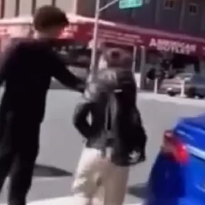 Σοκ στη Νέα Υόρκη: 14χρονος έδειρε πολύ άσχημα 15χρονη γιατί δεν του έδωσε το κινητό της