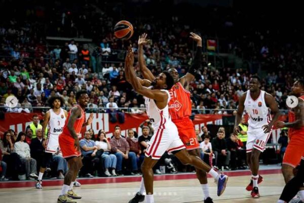 Πέρασε και από τη Σόφια ο Ολυμπιακός, “κλείδωσε” το πλεονέκτημα και παραμένει στην κορυφή