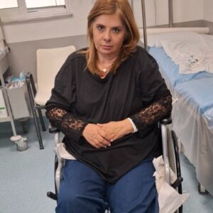 Περιπέτεια για τη Βάσια Παναγοπούλου: Έσπασε το πόδι της σε πτήση – Ούρλιαζε από τους πόνους και δεν τη βοήθησε κανείς