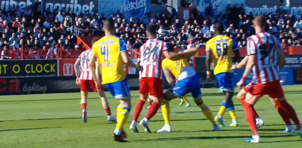 Πανσερραϊκός – Αστέρας Τρίπολης 0-0: Μοιρασιά στις Σέρρες, δεν εκμεταλλεύτηκε κανείς το δώρο του Παναιτωλικού