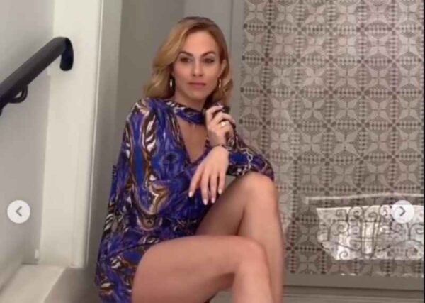 Ντορέττα Παπαδημητρίου: Ο ξέφρενος χορός σε κατάστρωμα πλοίου και η αντίδραση της μητέρας της –Βίντεο