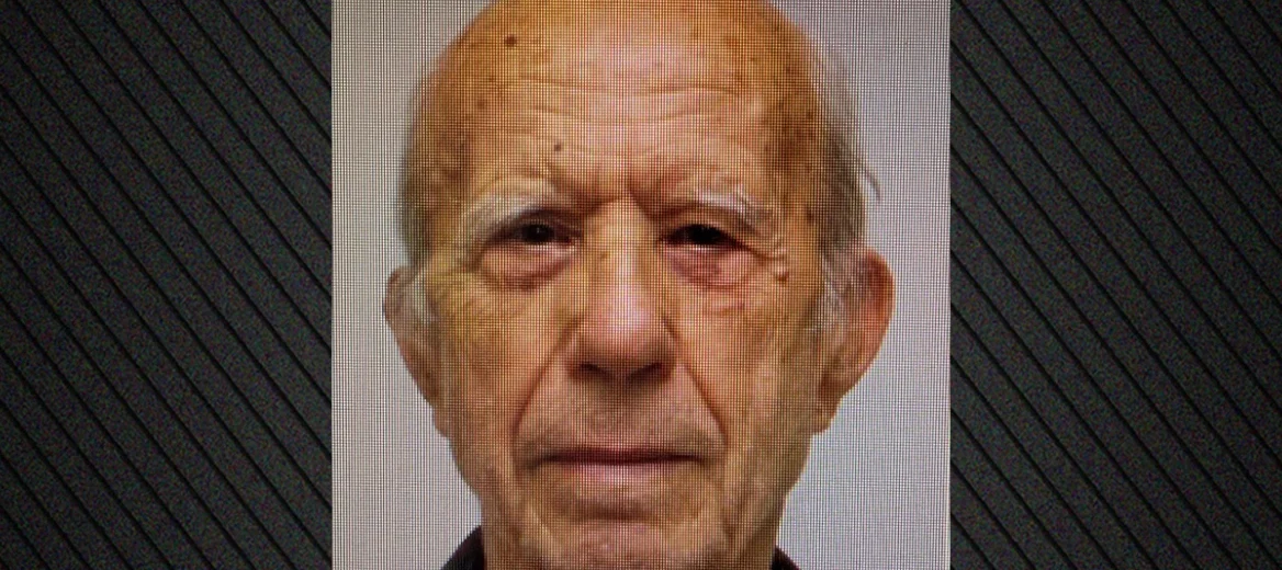 «Μου φέρθηκαν σαν σκυλί στην Ελλάδα, λύσσαξα και θα πάω στα γραφεία τους να τους δαγκώσω», αναφέρει  σε επιστολή του ο 89χρονος μετά την ένοπλη  επίθεση σε ΕΦΚΑ και Πρωτοδικείο