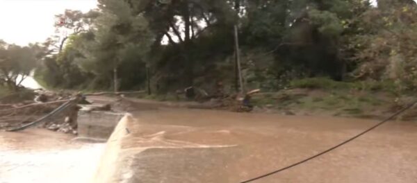 Καιρός: Νέο έκτακτο δελτίο της ΕΜΥ για την κακοκαιρία Erminio – Συνεχίζεται  και αύριο με βροχές καταιγίδες και ανέμους σε 11 περιοχές