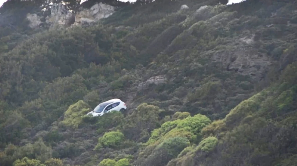 Ρόδος: 45χρονος επιχείρησε να ρίξει στο γκρεμό με το αυτοκίνητο την εν διαστάσει σύζυγο του και το 3χρονο παιδί τους